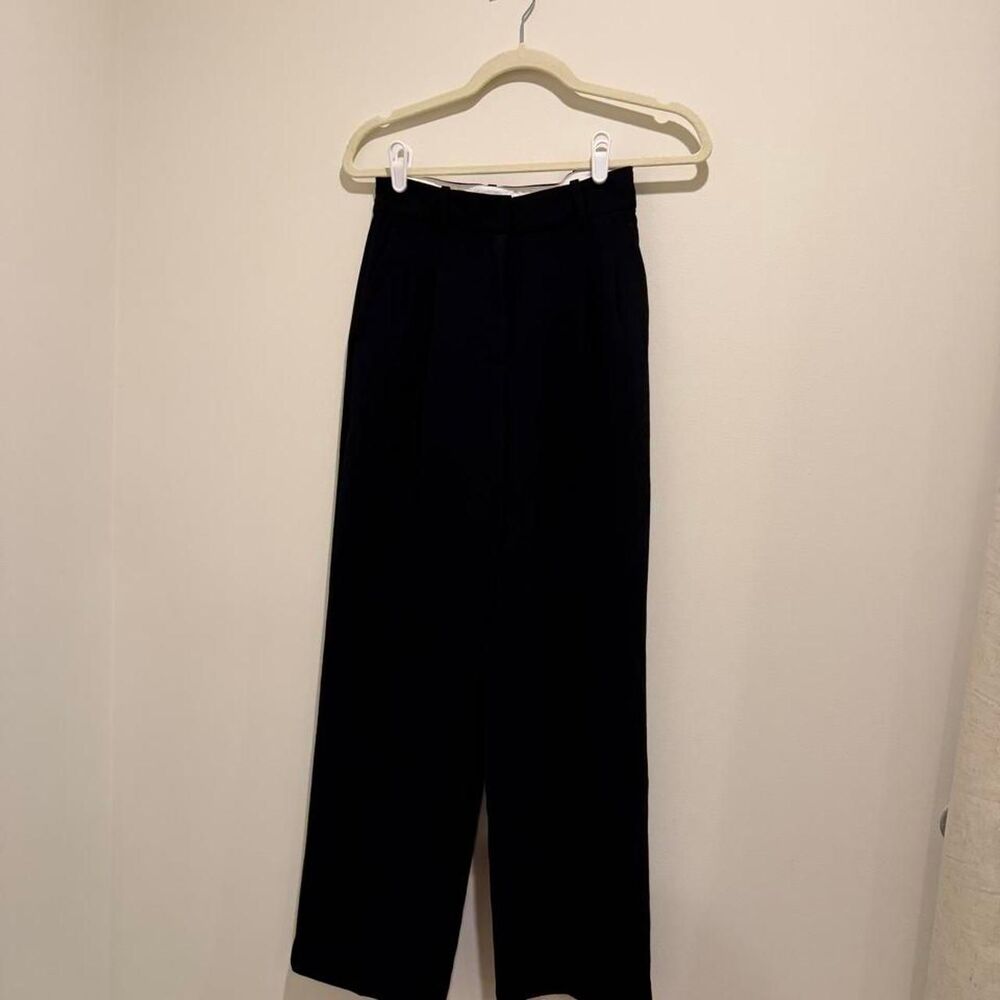 Aritzia Women's Black and Navy Trousers